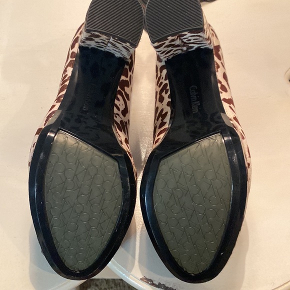 Calvin Klein leopard print platform heels size 8 new in box - Picture 6 of 9